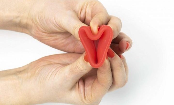 How to use your menstrual cup - Hey Girls